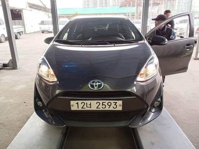 Toyota Prius 2018 — фото осмотра 1