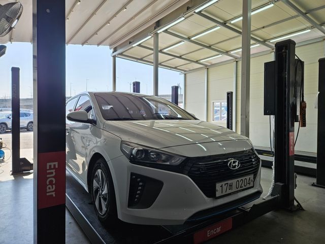 Hyundai Ioniq 2016 — фото осмотра 1