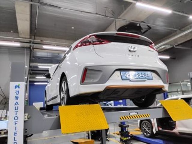 Hyundai Ioniq 2018 — фото осмотра 2