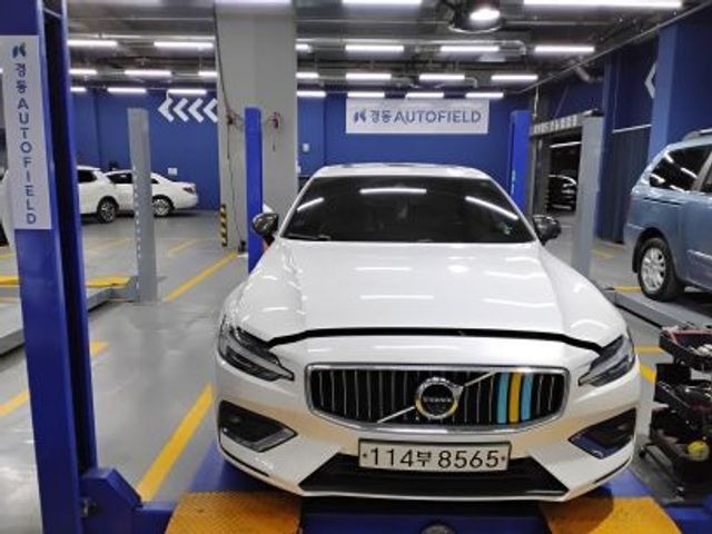 Volvo S60 2020 — фото осмотра 1
