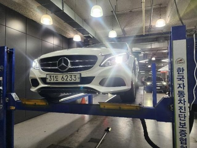 Mercedes-Benz C-Class 2017 — фото осмотра 1