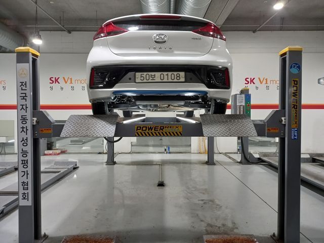 Hyundai Ioniq 2016 — фото осмотра 2
