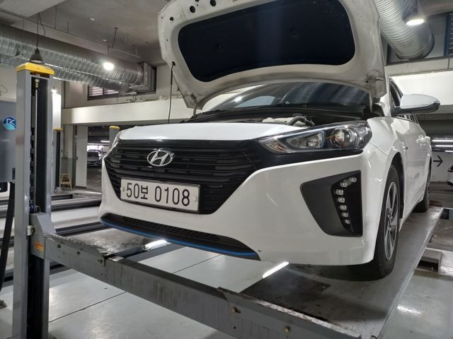 Hyundai Ioniq 2016 — фото осмотра 1