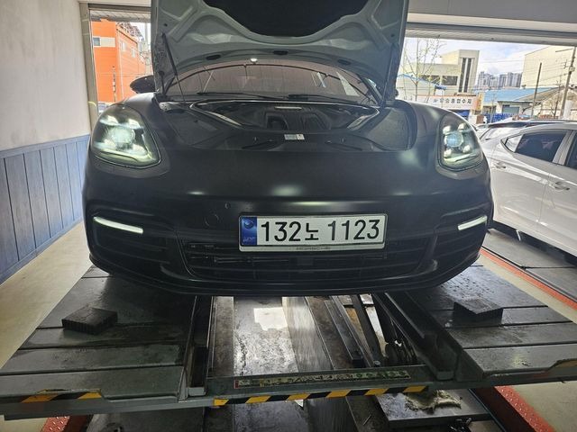 Porsche Panamera 2018 — фото осмотра 1