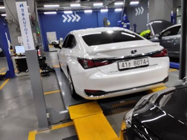 Lexus ES 2019 — фото осмотра 2