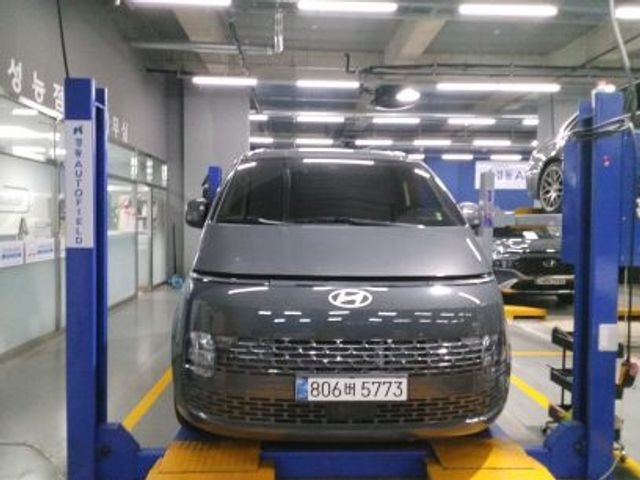 Hyundai Staria 2025 — фото осмотра 1