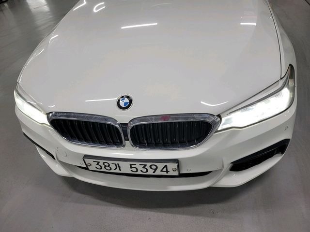 BMW 5-Series 2018 — фото осмотра 1