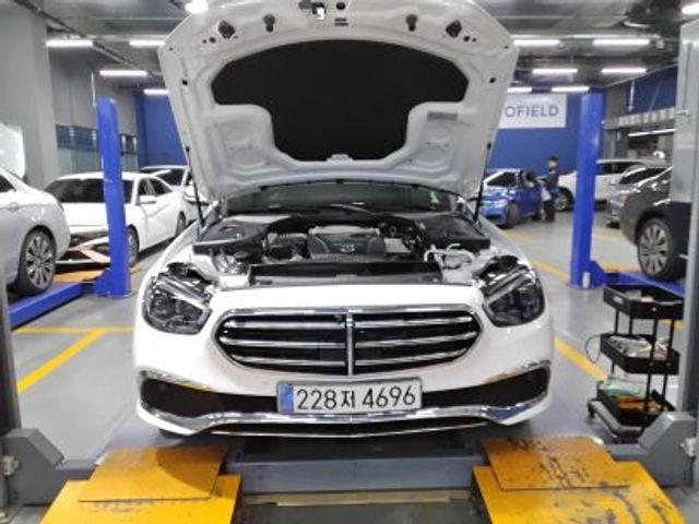 Mercedes-Benz E-Class 2023 — фото осмотра 1