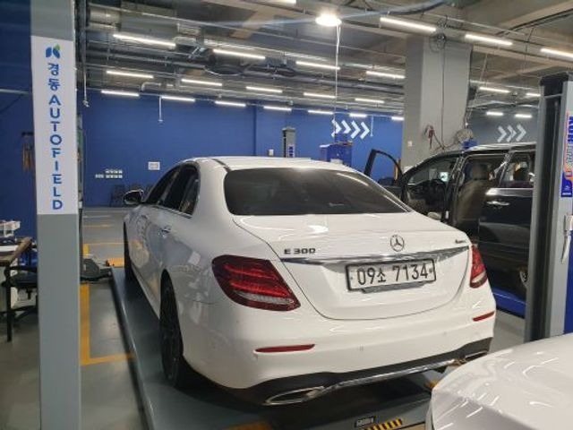 Mercedes-Benz E-Class 2018 — фото осмотра 2