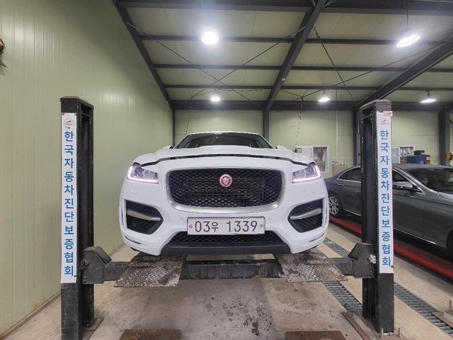 Jaguar F-PACE 2017 — фото осмотра 1