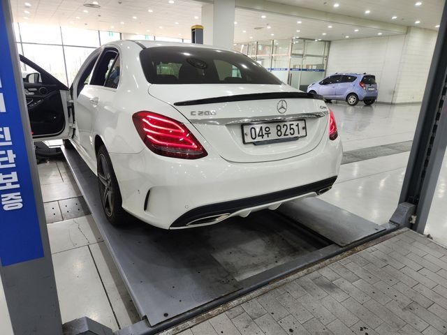 Mercedes-Benz C-Class 2018 — фото осмотра 2