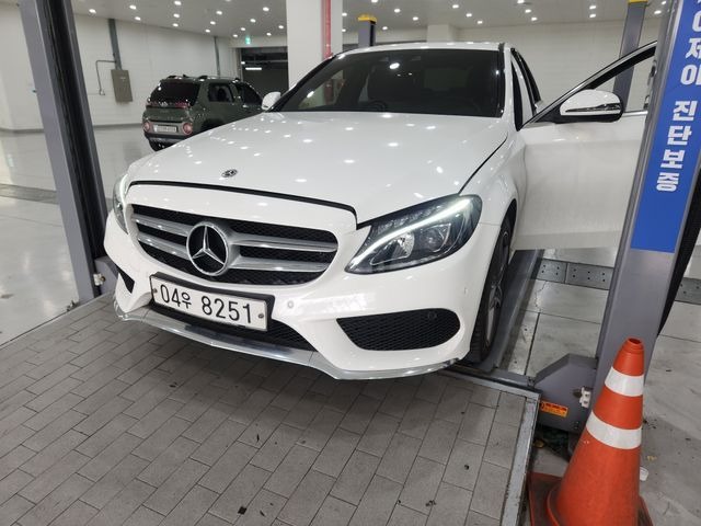 Mercedes-Benz C-Class 2018 — фото осмотра 1