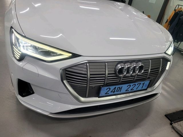 Audi e-tron 2020 — фото осмотра 1
