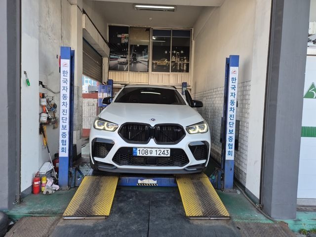 BMW X6M 2023 — фото осмотра 1