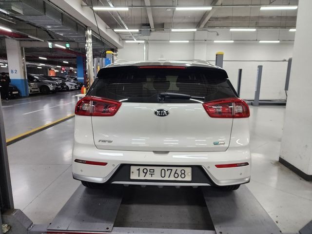 Kia Niro 2017 — фото осмотра 2