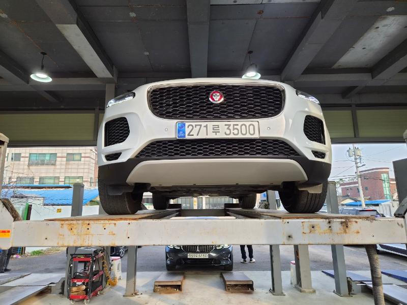 Jaguar E-PACE 2018 — фото осмотра 1