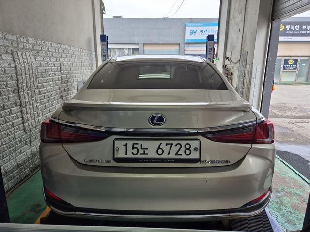Lexus ES 2019 — фото осмотра 2