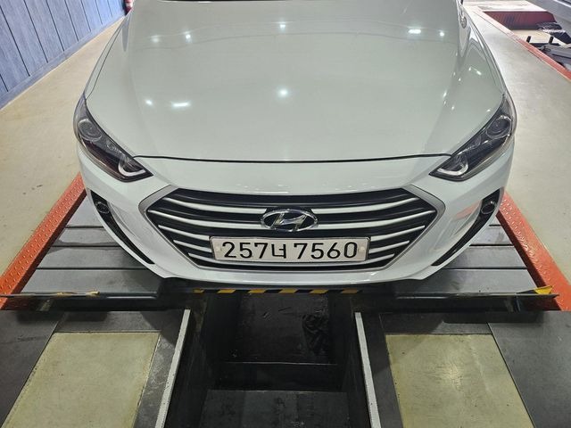 Hyundai AVANTE 2018 — фото осмотра 1