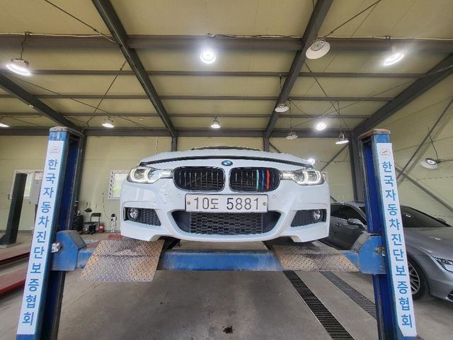 BMW 3-Series 2018 — фото осмотра 1