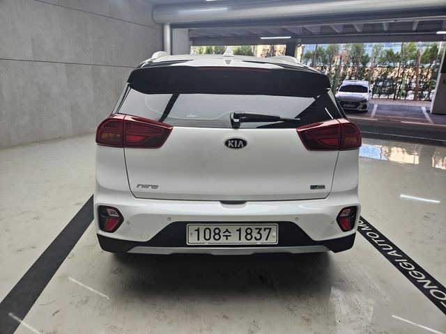 Kia Niro 2021 — фото осмотра 2