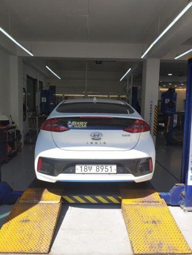 Hyundai Ioniq 2016 — фото осмотра 2