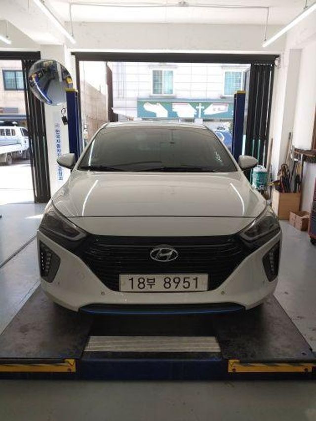 Hyundai Ioniq 2016 — фото осмотра 1