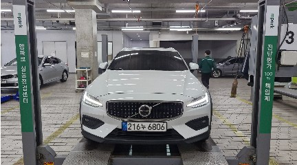 Volvo V60 2023 — фото осмотра 1