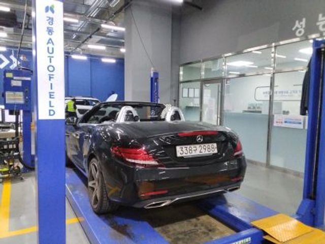 Mercedes-Benz SLC-Class 2017 — фото осмотра 2