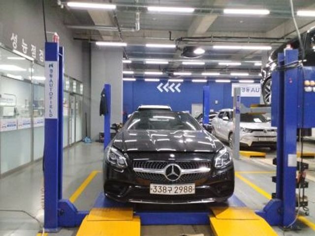 Mercedes-Benz SLC-Class 2017 — фото осмотра 1