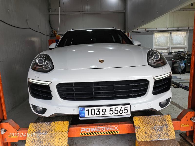 Porsche Cayenne 2017 — фото осмотра 1