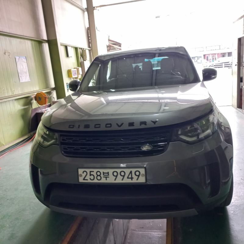 Land Rover Discovery 2019 — фото осмотра 1