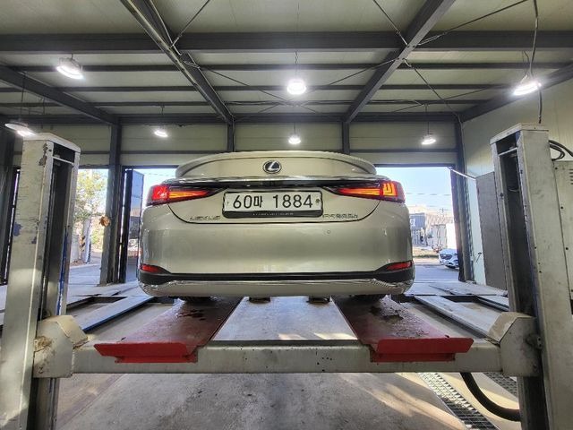 Lexus ES 2019 — фото осмотра 2