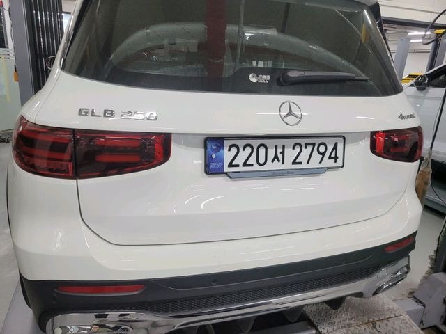 Mercedes-Benz GLB-Class 2025 — фото осмотра 2