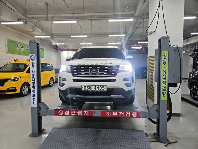 Ford Explorer 2017 — фото осмотра 1