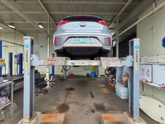 Hyundai Ioniq 2018 — фото осмотра 2