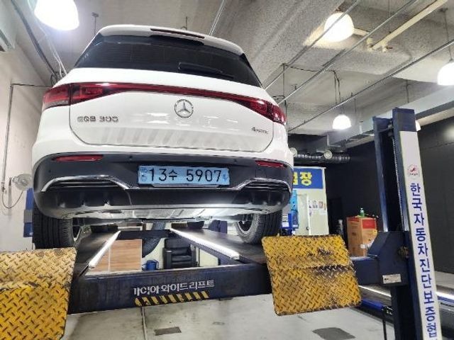 Mercedes-Benz EQB 2022 — фото осмотра 2