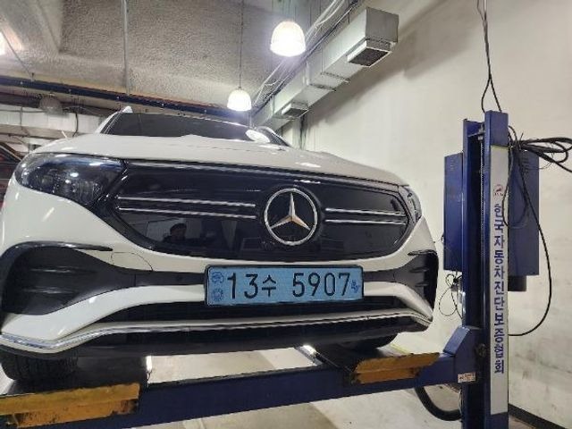 Mercedes-Benz EQB 2022 — фото осмотра 1