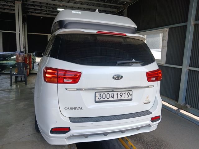 Kia Canival 2020 — фото осмотра 2