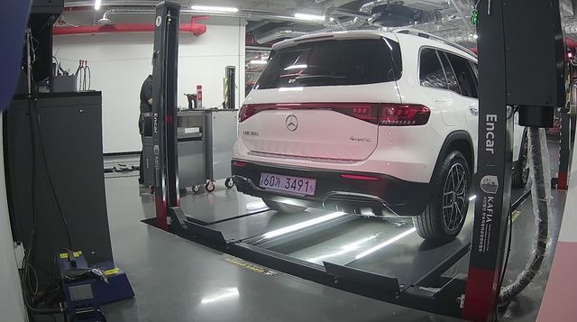 Mercedes-Benz EQB 2023 — фото осмотра 2