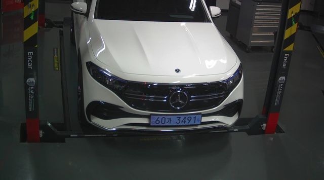 Mercedes-Benz EQB 2023 — фото осмотра 1