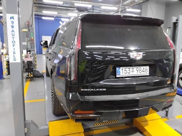 Cadillac Escalade 2023 — фото осмотра 2