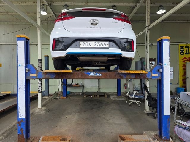 Hyundai Ioniq 2017 — фото осмотра 2