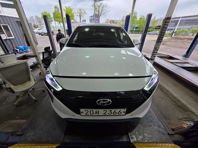Hyundai Ioniq 2017 — фото осмотра 1