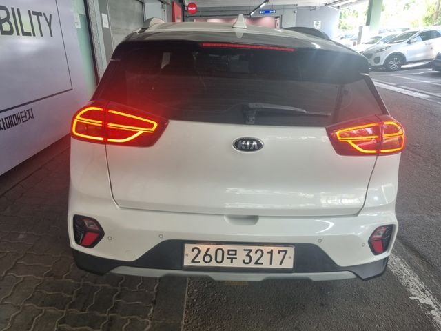 Kia Niro 2021 — фото осмотра 2