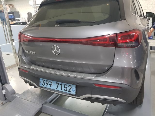 Mercedes-Benz EQA 2022 — фото осмотра 2