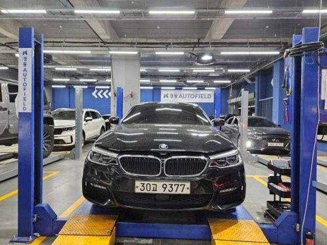 BMW 5-Series 2017 — фото осмотра 1