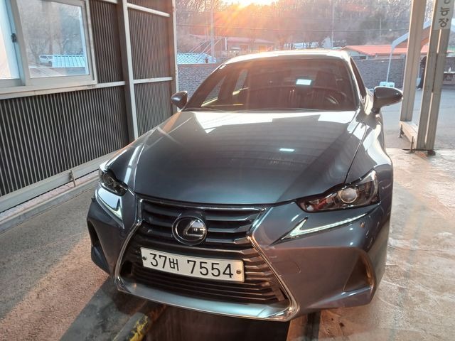 Lexus IS 2019 — фото осмотра 1