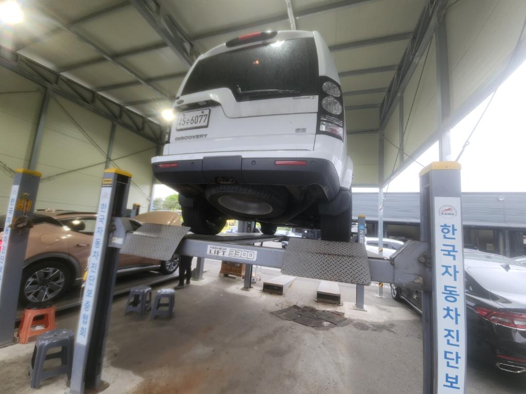 Land Rover Discovery 2015 — фото осмотра 2