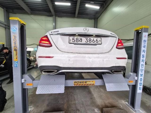 Mercedes-Benz E-Class 2018 — фото осмотра 2