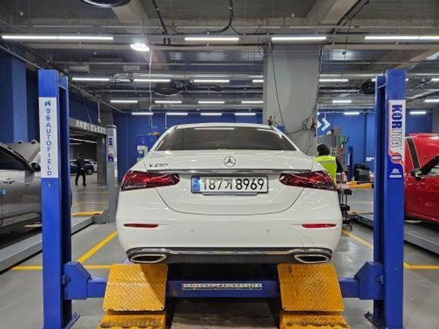 Mercedes-Benz E-Class 2023 — фото осмотра 2